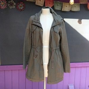 Army green light hooded jacket